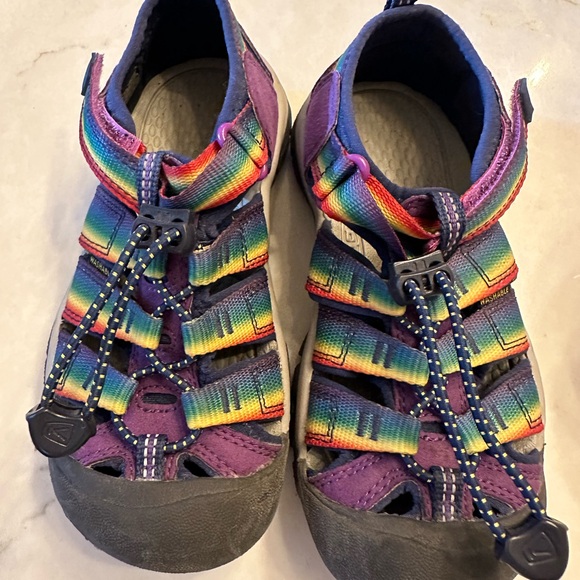 KEEN Newport H2 Purple Water Closed Toe Sandals with Rainbow Straps - Picture 2 of 8